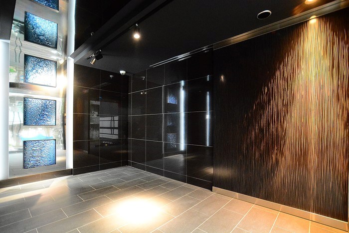 13/22 エントランス