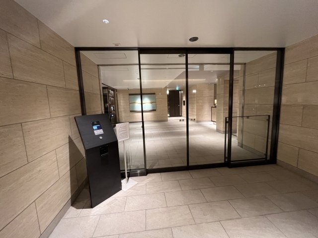 14/15 エントランス