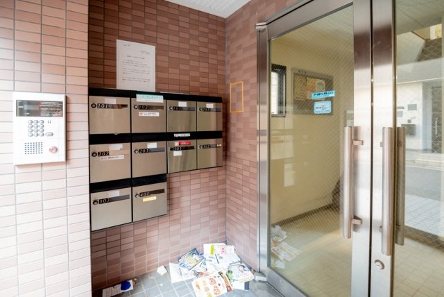 20/21 エントランス