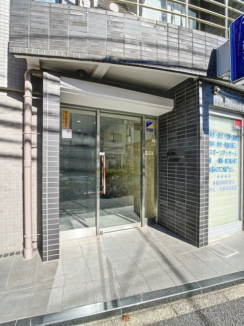 15/16 エントランス