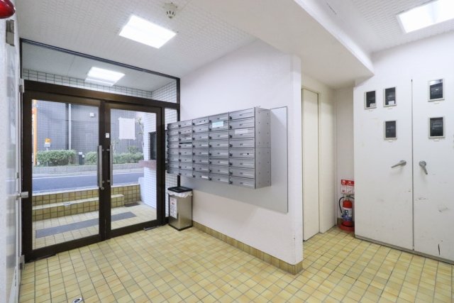 18/21 エントランス