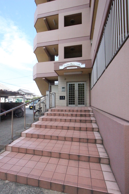 20/28 エントランス