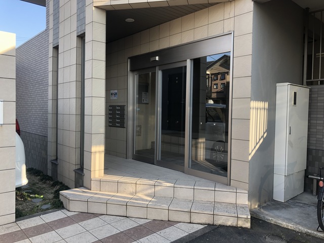 19/24 エントランス