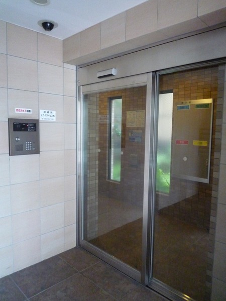 14/14 エントランス