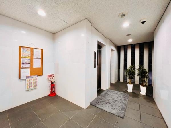 25/28 エントランス