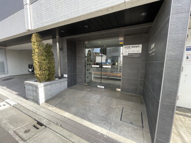 15/15 エントランス