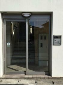 15/15 エントランス