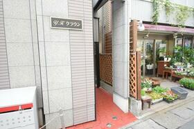 16/16 エントランス