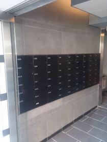 16/16 エントランス