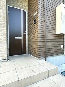 16/16 エントランス