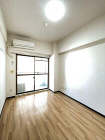 16/16 エントランス