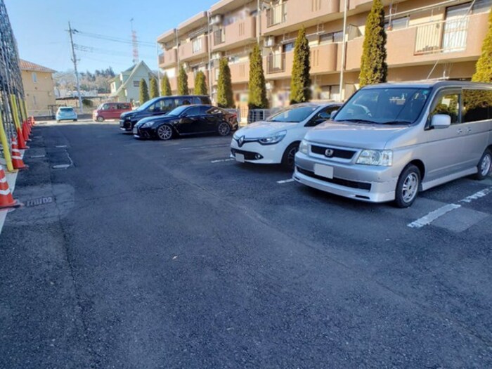 20/28 駐車場