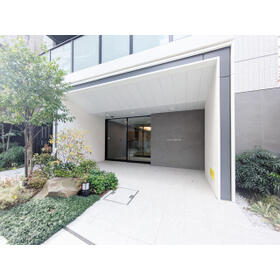 5/5 エントランス