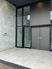 16/16 エントランス