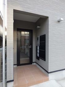 16/16 エントランス