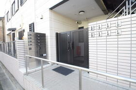 16/16 エントランス