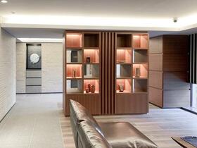 5/5 エントランス