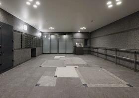 16/16 エントランス