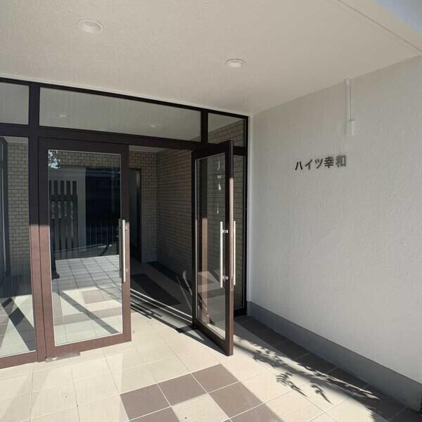 19/23 エントランス