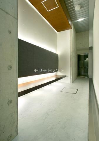 13/22 エントランス