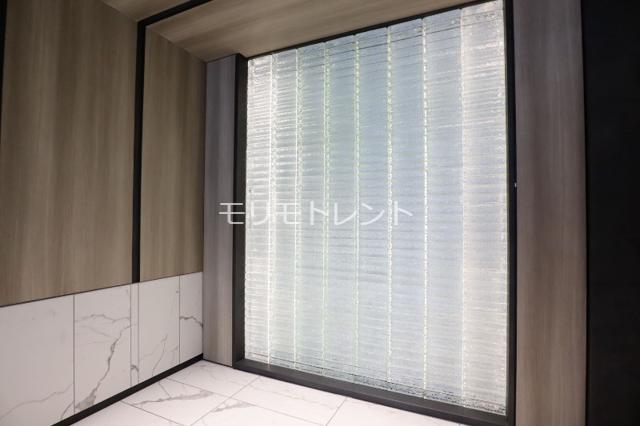 16/17 エントランス