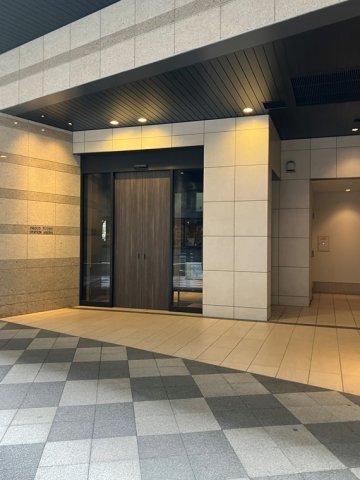 17/17 エントランス