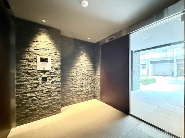 2/4 エントランス