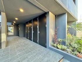 16/16 エントランス