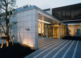 16/16 エントランス