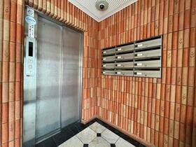 13/13 エントランス