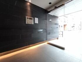 13/13 エントランス