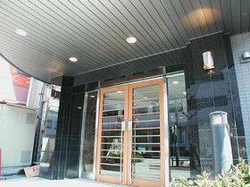 5/5 エントランス