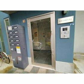 16/16 エントランス