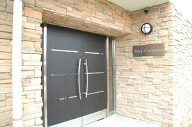 5/5 エントランス