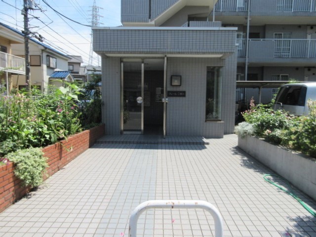 2/2 エントランス