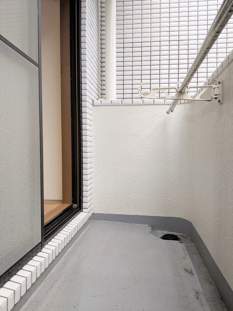 16/20 バルコニー