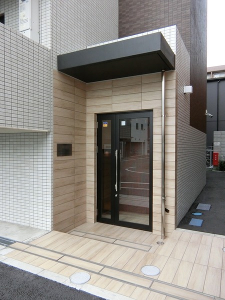 5/5 エントランス