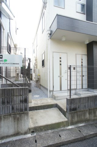 18/18 エントランス