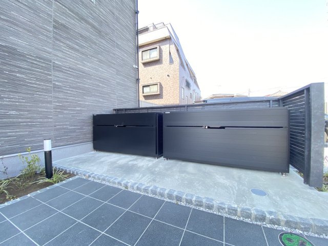 13/15 エントランス