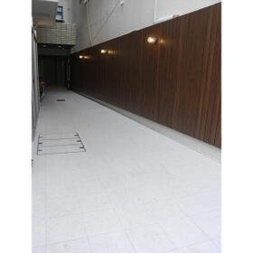 13/14 エントランス