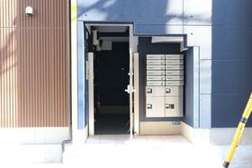 17/17 エントランス