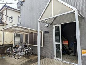 16/16 エントランス