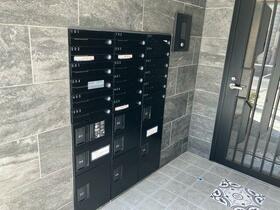 13/13 エントランス