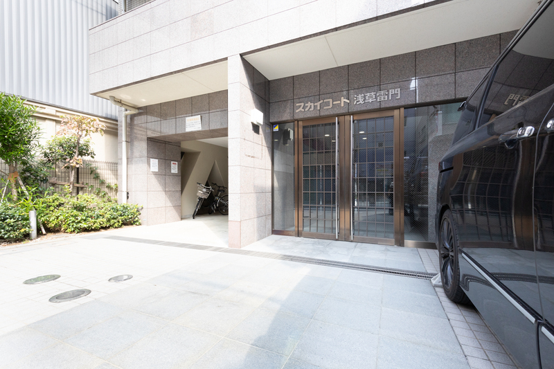 19/27 エントランス