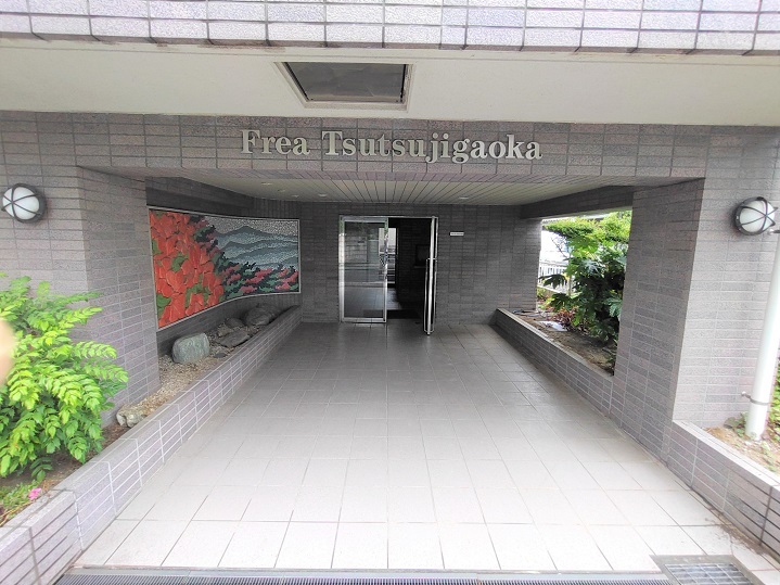 19/20 エントランス