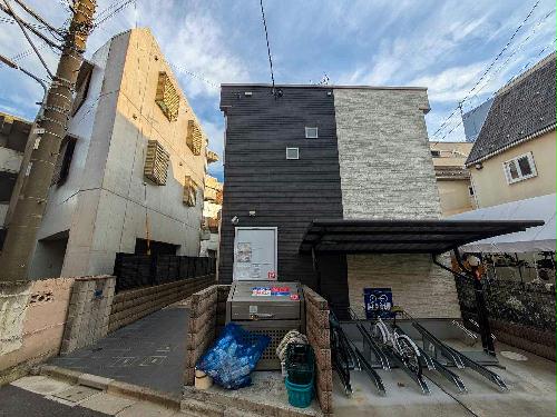 14/14 エントランス