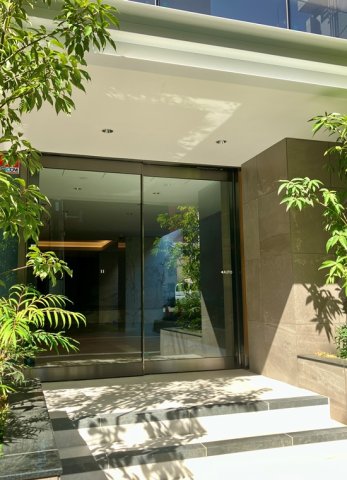 16/16 エントランス