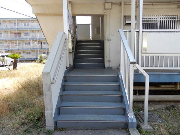 15/16 エントランス