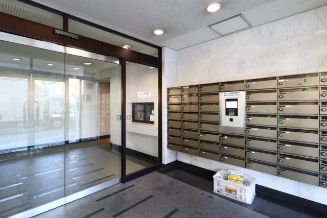 19/27 エントランス