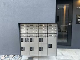 16/16 エントランス